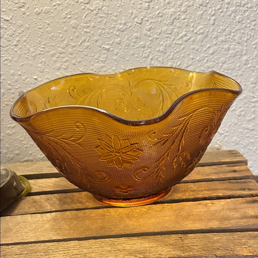 Amber Vintage Mid Century Modern Glass Decorative Bowl Tiera
